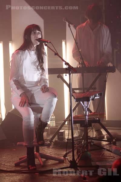 CHARLOTTE GAINSBOURG - 2012-05-21 - PARIS - La Cigale - 